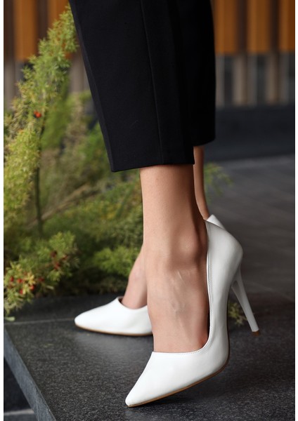 Hillar Beyaz Cilt Stiletto Ayakkabı - Lisinya