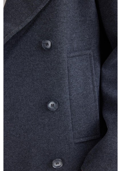 Düğmeli Büyük Cepli Kısa Kaşe Kaban fırsatları