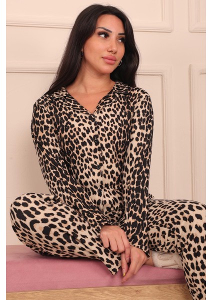 Kadın Leopar Desenli Önü Düğmeli Süet Pijama Takımı