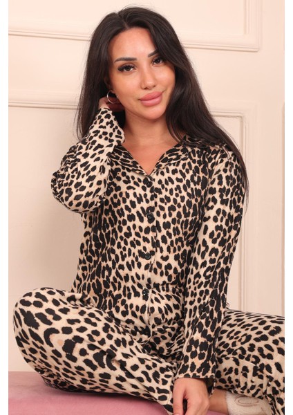 Kadın Leopar Desenli Önü Düğmeli Süet Pijama Takımı modelleri
