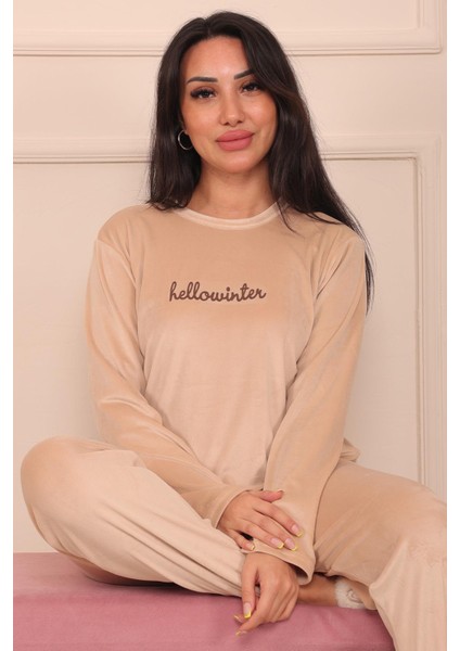 Kadın Sloganlı Uzun Kollu Paçası Manşetli Kadife Pijama Takımı