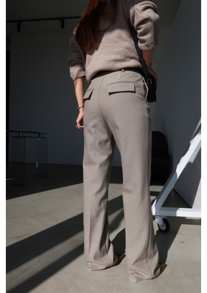 Kemerli Düz Fit Pantolon fırsatları