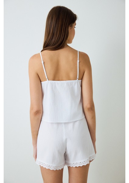 Optik Beyaz Alia Dantelli V Yaka Pamuklu Ayarlanabilir Askılı Şortlu Pijama Takımı