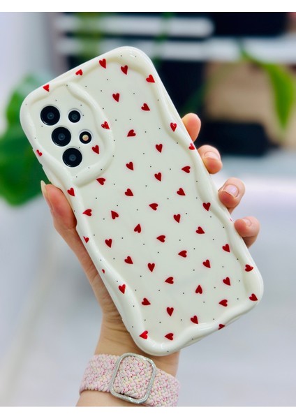 Galaxy A13 Uyumlu Kırmızı Kalpler Tasarımlı Baskılı Silikon Kılıf