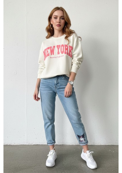 Kadın Ekru New York Baskılı Bisiklet Yaka Uzun Kollu Oversize Pamuklu Sweatshirt - Kadın Sweatshirt