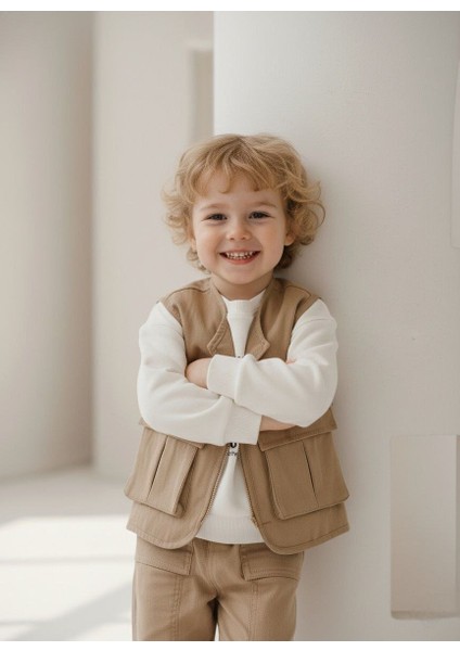 Erkek Çocuk Kapitone Görünümlü Yelekli Takım | Bej Pantolon ve Sweat Üçlü Set I Erkek Çocuk Takım modelleri