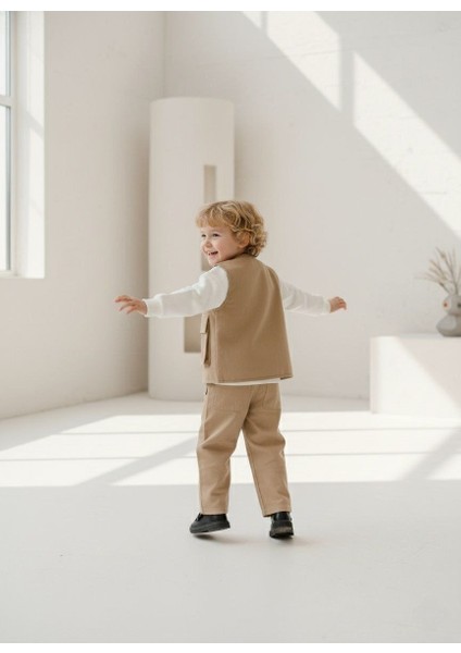 Erkek Çocuk Kapitone Görünümlü Yelekli Takım | Bej Pantolon ve Sweat Üçlü Set I Erkek Çocuk Takım fırsatları