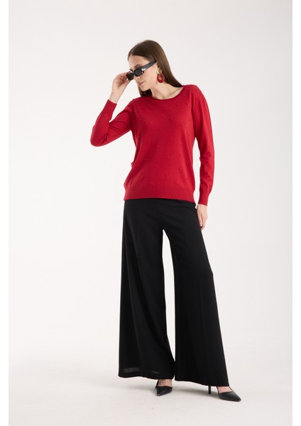 Kadın Kırmızı Elit Viskon Kumaş Taş ve Inci Detaylı Yuvalak Yaka Triko Bluz