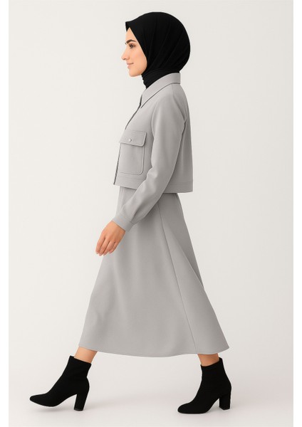 Düğmeli Etekli Ikili Takım