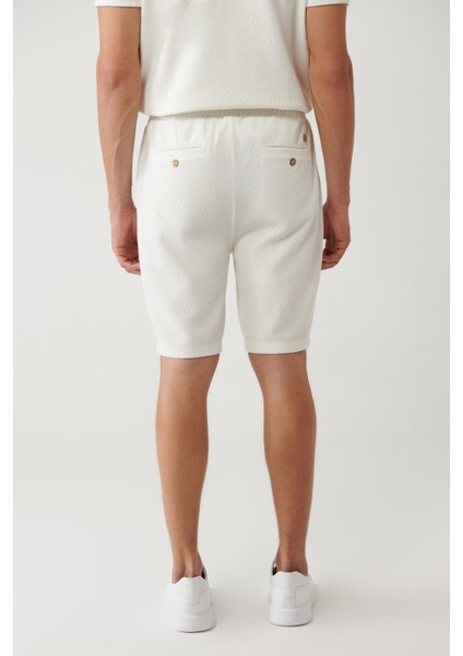 Erkek Beyaz Yandan Cepli Baklava Motifli Jakarlı Regular Fit Şort A41Y3640