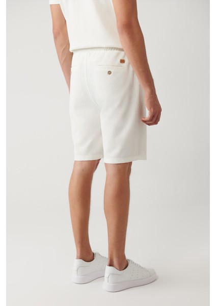 Erkek Beyaz Yandan Cepli Baklava Motifli Jakarlı Regular Fit Şort A41Y3640