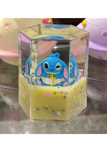 Stitch Karakterli Işıklı Sesli Batmayan Sulu Dekoratif Altıgen Süs (10CM * 6cm )