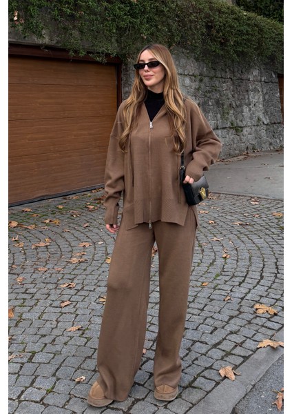 Sütlü Kahverengi Fermuarlı Kapüşonlu Triko Takım - 0511
