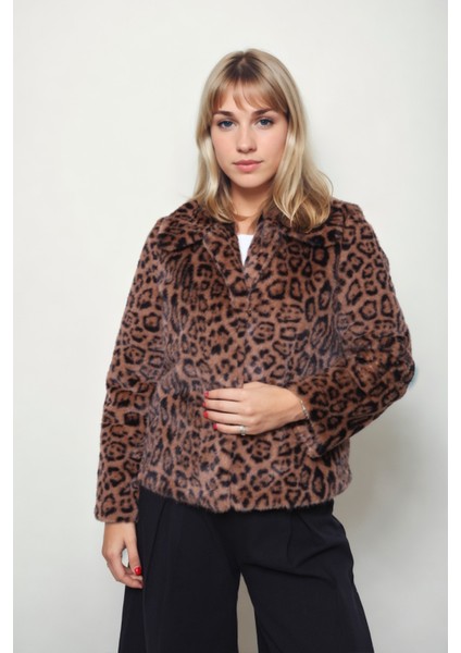 Leopar Desen Yumoş Çıtçıtlı Ceket