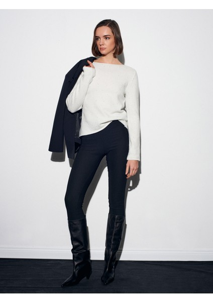 10836 Yün Karışımlı Parıltılı Kayık Yaka Kazak-Ekru indirimleri