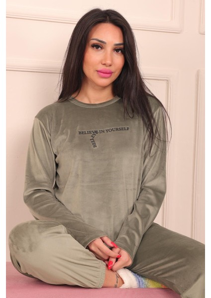Kadın Sloganlı Uzun Kollu Paçası Manşetli Kadife Pijama Takımı fiyatları