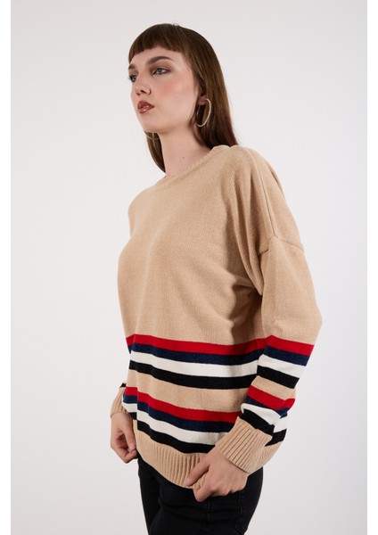 Kadın Açık Bej Çizgili Bisiklet Yaka Şönil Kadife Triko Kazak fırsatları