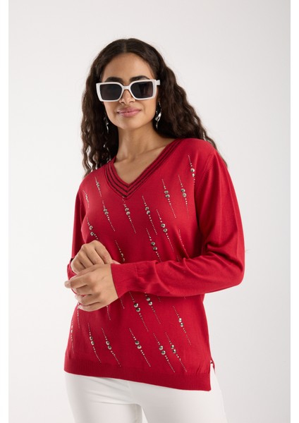 Kadın Kırmızı Elit Viskon Kumaş Taş Detaylı Sim Biyeli Yan Yırtmaçlı V Yaka Triko Bluz