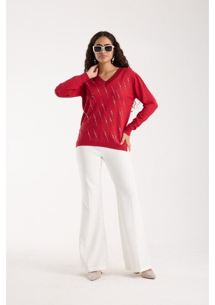 Kadın Kırmızı Elit Viskon Kumaş Taş Detaylı Sim Biyeli Yan Yırtmaçlı V Yaka Triko Bluz