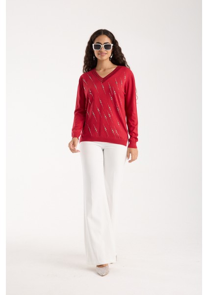 Kadın Kırmızı Elit Viskon Kumaş Taş Detaylı Sim Biyeli Yan Yırtmaçlı V Yaka Triko Bluz