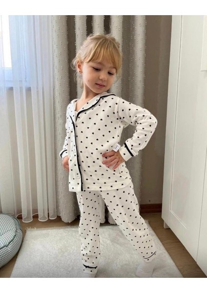 Siyah Kalp Desenli Fitilli Yumuşak Kumaş Düğmeli Beli Lastikli Kız Çocuk Pijama Alt Üst Takım