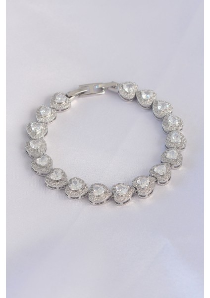 Vip Seri Pirinç Zirkon Taşlı Gümüş Renk Kalp Model Bileklik - Lisinya