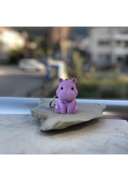 Hipopotam Anahtarlık – Eflatun Örgü Desenli Figür | Sevimli Aksesuar | Amigurumi Tarzı Çanta Süsü modelleri