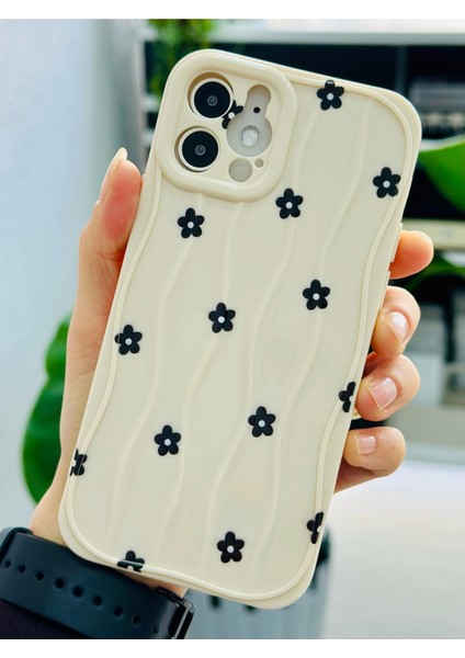 Iphone 12 ve 12 Pro Birebir Uyumlu Siyah Papatya Baskı Desenli Esnek Silikon Kılıf