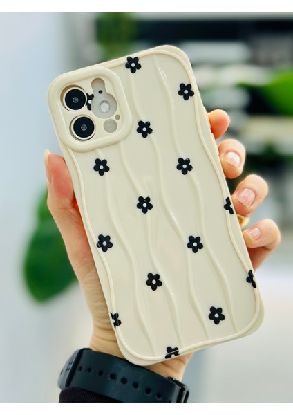 Iphone 12 ve 12 Pro Birebir Uyumlu Siyah Papatya Baskı Desenli Esnek Silikon Kılıf fiyatları