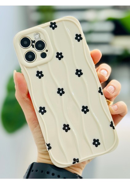 Iphone 12 ve 12 Pro Birebir Uyumlu Siyah Papatya Baskı Desenli Esnek Silikon Kılıf fırsatları