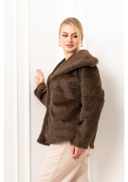 Geniş Yaka Peluş Kürk Kısa Kaban 2625 fırsatları