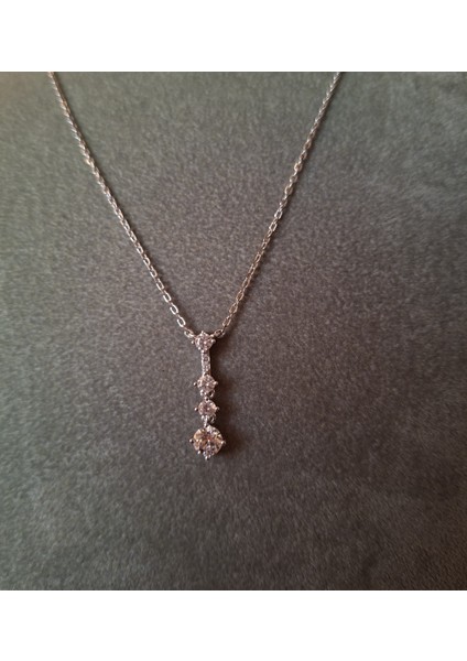 925 Ayar Gümüş 3'lü Zirkon Taşlı Model Genç/yetişkin Kadın Kolyesi - Şık Tasarım modelleri