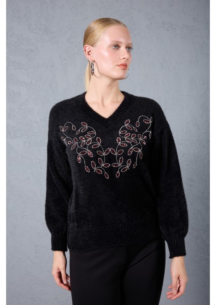 Kadın Siyah Sakal Iplik Önü Boncuk Nakışlı Balon Kollu V Yaka Triko Kazak
