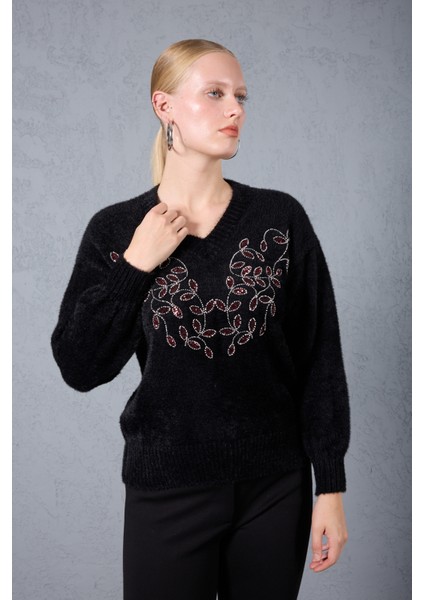 Kadın Siyah Sakal Iplik Önü Boncuk Nakışlı Balon Kollu V Yaka Triko Kazak fırsatları