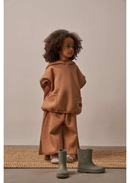 Sütlü Kahve Nakışlı Cepli Hoodie Takım