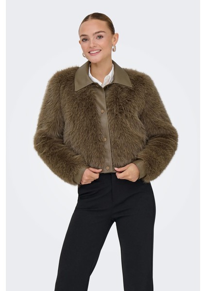 Onlnoeme Regular Fit Klasik Yaka Yumuşak Tüylü Düğmeli Mont Bayan Mont 15356776