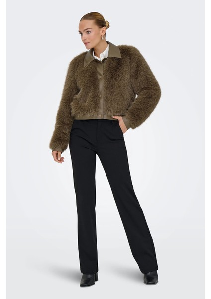 Onlnoeme Regular Fit Klasik Yaka Yumuşak Tüylü Düğmeli Mont Bayan Mont 15356776 fiyatları