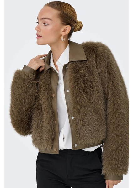 Onlnoeme Regular Fit Klasik Yaka Yumuşak Tüylü Düğmeli Mont Bayan Mont 15356776 modelleri