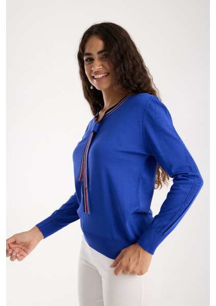 Kadın Saks Mavisi Elit Viskon Kumaş Kontrast Şeritli Bisiklet Yaka Triko Bluz fırsatları