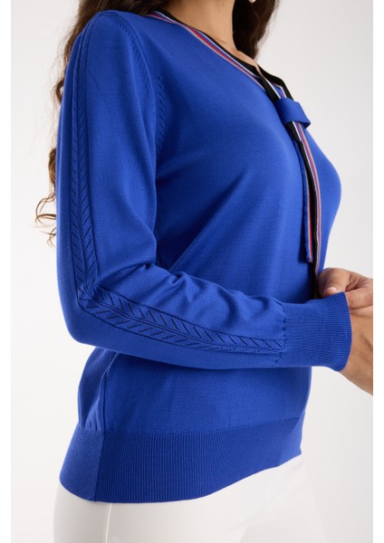 Kadın Saks Mavisi Elit Viskon Kumaş Kontrast Şeritli Bisiklet Yaka Triko Bluz