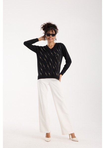 Kadın Siyah Elit Viskon Kumaş Taş Detaylı Sim Biyeli Yan Yırtmaçlı V Yaka Triko Bluz indirimleri