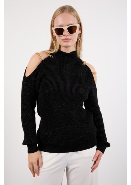 Kadın Siyah Zincir Detaylı Omuz Dekolteli Yarım Balıkçı Yaka Simli Triko Kazak modelleri