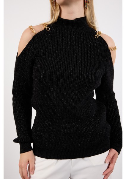 Kadın Siyah Zincir Detaylı Omuz Dekolteli Yarım Balıkçı Yaka Simli Triko Kazak indirimleri