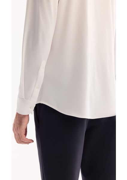 Erkek Beyaz Klasik Yaka Hızlı Kuruyan Non-Iron Slim Fit Gömlek A52Y2122
