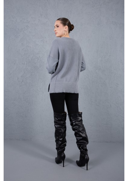 Kadın Gri Sakal Iplik Yan Yırtmaçlı Inci Detaylı Bisiklet Yaka Triko Kazak