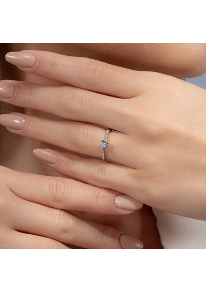 0,23 Karat Kolu Taşlı Tektaş Pırlanta Yüzük indirimleri