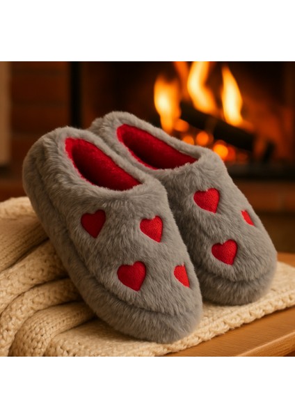 Kadın Peluş Tüylü Kalpli Rahat Ev Botu Pandufu Terlik