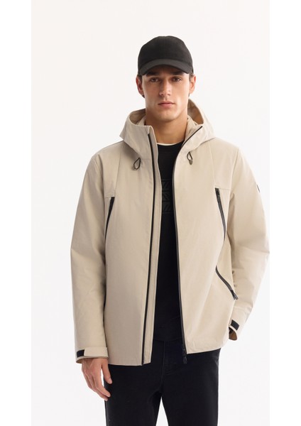 Erkek Bej Kapüşonlu Fonksiyonel Çift Kullanım Suİtici Rüzgar Geçirmez Mevsimlik Mont A52Y6096