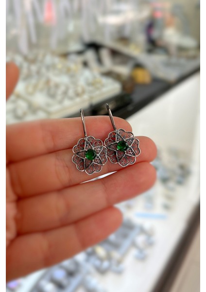 Gümüş Eskitme Yeşil Taşlı Telkari Küpe modelleri