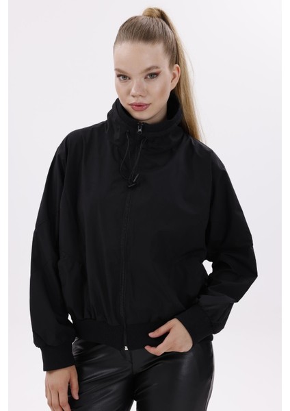 Kadın Dik Yaka Su ve Rüzgar Geçirmez Oversize Crop Mevsimlik Yağmurluk Rüzgarlık modelleri